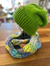 Load image into Gallery viewer, Chunky Crochet Cowl