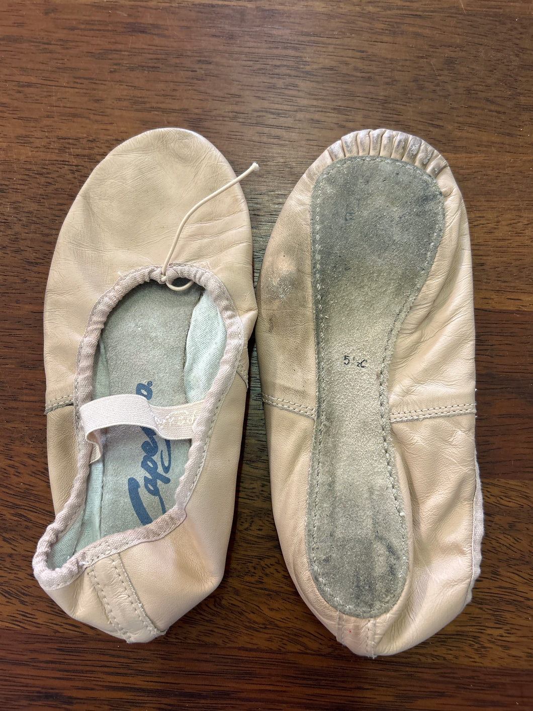 Preloved Capezio Leather Ballet Shoes - 5.5C