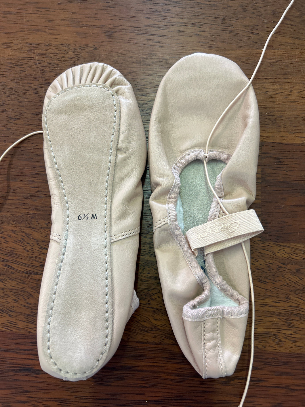 Preloved Capezio Leather Ballet Shoes - 6.5M - As New