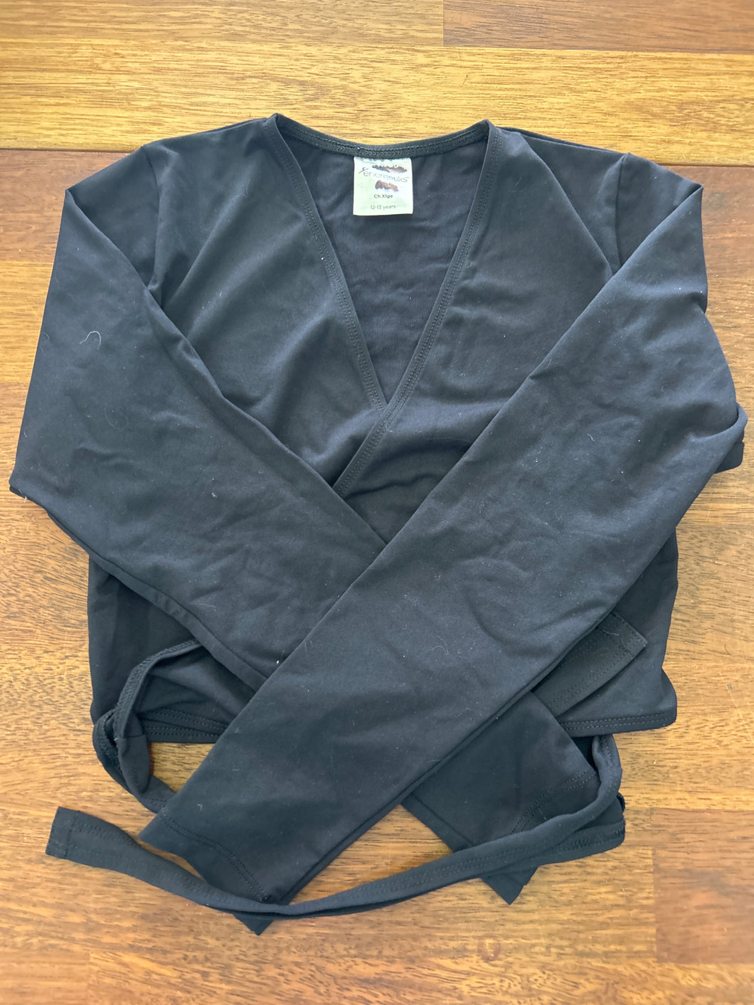 Preloved Energetiks Black Crossover- Size Child XL