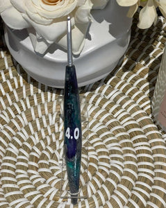 Life in Loops - Resin Handle Crochet Hooks (Clover)
