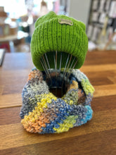 Load image into Gallery viewer, Green Knitted Beanie